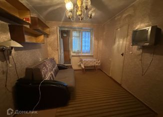 Продаю комнату, 30 м2, Колпино, Заводской проспект, 38