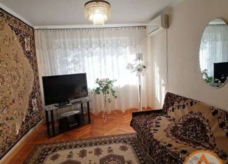 Продам 2-комнатную квартиру, 43 м2, поселок городского типа Новомихайловский, 1-й микрорайон, 3