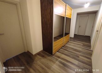 Продается 4-комнатная квартира, 90 м2, Екатеринбург, метро Динамо, улица Маршала Жукова, 10