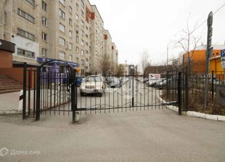 Продается однокомнатная квартира, 32.5 м2, Тюмень, улица Александра Логунова, 3