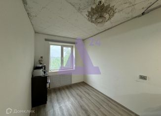 Продам двухкомнатную квартиру, 43.2 м2, Алтайский край, 8-й микрорайон, 32