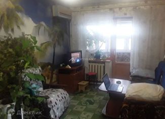 Трехкомнатная квартира на продажу, 46 м2, поселок Суворов-Черкесский, улица Ивиной, 9