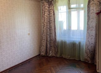 Продам трехкомнатную квартиру, 58.5 м2, Санкт-Петербург, проспект Космонавтов, 70, метро Купчино