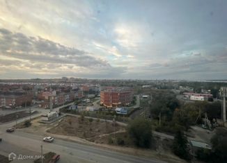 Продается 2-ком. квартира, 52.7 м2, Волгоград, Кировский район, улица Гаря Хохолова, 4