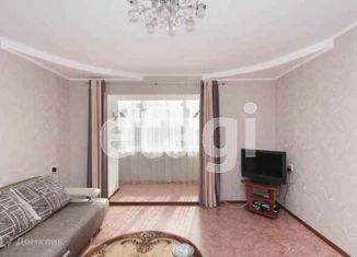 Продается трехкомнатная квартира, 110 м2, село Стрехнино, улица 70 лет Октября, 6А