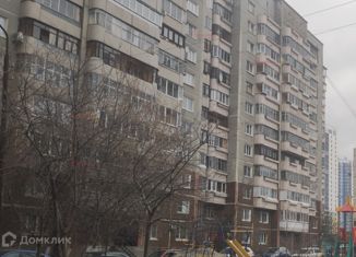 Продам двухкомнатную квартиру, 52 м2, Екатеринбург, улица Викулова, 55, метро Динамо