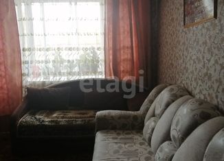 Продажа 3-ком. квартиры, 62.5 м2, Камбарка, улица Суворова, 18