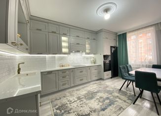 3-комнатная квартира на продажу, 77 м2, Махачкала, улица Хаджи Булача, 16Б, ЖК Ак-Гёль