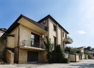 Продам дом, 350 м2, посёлок городского типа Дагомыс, Больничная улица, 2