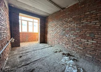 Продаю 2-ком. квартиру, 81.2 м2, Нальчик, улица Толстого, 181, район Затишье