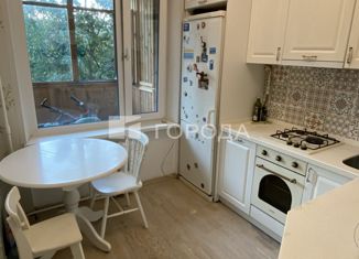 Продажа 2-ком. квартиры, 38 м2, Москва, улица Миклухо-Маклая, 65к1, метро Беляево