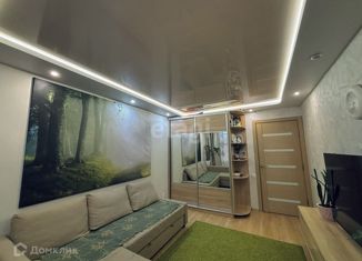 Продам трехкомнатную квартиру, 56 м2, Нижний Новгород, улица Сурикова, 6А, улица Сурикова