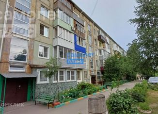 Продажа 3-ком. квартиры, 63 м2, Бийск, Ленинградская улица, 39