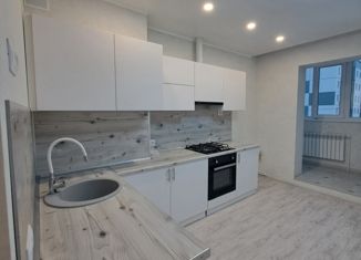 Продаю 1-ком. квартиру, 48 м2, Чебаркуль, улица 9 Мая, 31