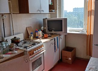 Продаю трехкомнатную квартиру, 59 м2, Нижний Новгород, Народная улица, 38, метро Бурнаковская