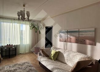 Продаю 3-комнатную квартиру, 69 м2, Москва, Ленинский проспект, 77к1, метро Университет