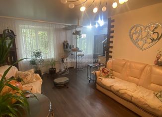 Продается двухкомнатная квартира, 44 м2, Прокопьевск, проспект Ленина, 1