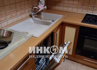 Сдаю 2-ком. квартиру, 44 м2, Москва, улица Юннатов, 15к2, улица Юннатов