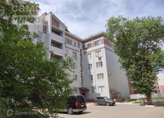 Двухкомнатная квартира на продажу, 52.2 м2, Калмыкия, 1-й микрорайон, 3А