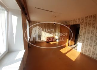 Продаю комнату, 18 м2, Глазов, улица Кирова, 127