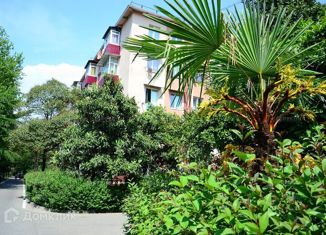 Продается 2-ком. квартира, 45 м2, Сочи, улица Гагарина, 12