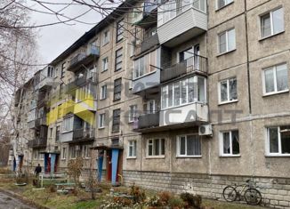 Продажа трехкомнатной квартиры, 49 м2, Омск, улица 40 лет Ракетных Войск, 6