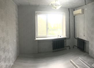 Продам 1-ком. квартиру, 18 м2, Ейск, Красная улица, 47/3