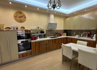 Продам 3-ком. квартиру, 119 м2, Казань, Меридианная улица, 4, Ново-Савиновский район