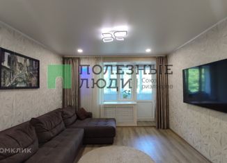 Продам 4-ком. квартиру, 71.8 м2, Курган, улица Анфиногенова, 11, район Рябково