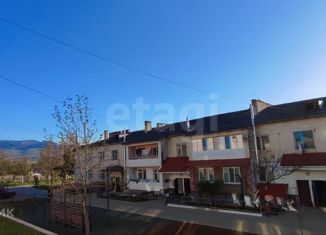Продается 2-комнатная квартира, 48.1 м2, село Голубинка, Молодёжная улица, 11