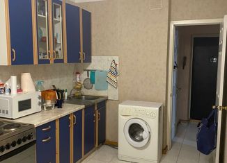 Продаю 1-ком. квартиру, 35 м2, Москва, Загородное шоссе, 5к4, станция Верхние Котлы