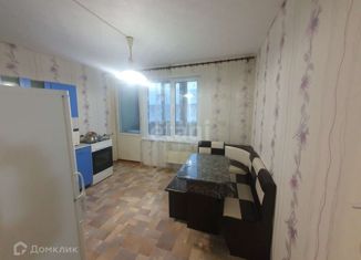 Продаю 2-ком. квартиру, 51.1 м2, поселок городского типа Уренгой, микрорайон Геолог, 28