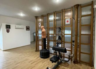 Сдаю в аренду пятикомнатную квартиру, 308 м2, Новгородская область, Парковая улица, 5