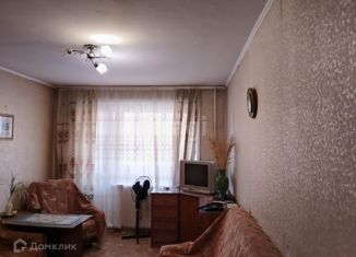 Продам двухкомнатную квартиру, 42 м2, Кемерово, бульвар Строителей, 16Б, Ленинский район