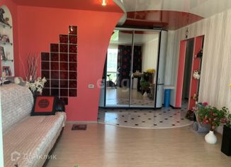 Продаю 3-ком. квартиру, 64.4 м2, Белово, 3-й микрорайон, 74