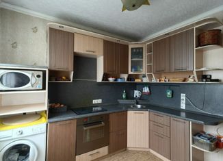 Продается 3-комнатная квартира, 63.2 м2, Екатеринбург, Асбестовский переулок, 3к3, метро Динамо