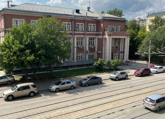 Продаю 3-комнатную квартиру, 58 м2, Новосибирск, Серебренниковская улица, 2/1, метро Октябрьская