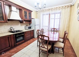 Продажа 3-комнатной квартиры, 130 м2, Вологда, улица Леденцова, 8А