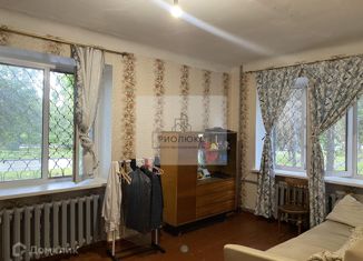 Продается 1-комнатная квартира, 32 м2, Магнитогорск, улица Маяковского, 15