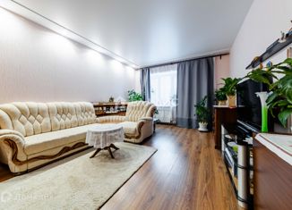 Трехкомнатная квартира на продажу, 69.5 м2, Санкт-Петербург, 17-я линия Васильевского острова, 18к4, метро Василеостровская