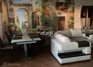 Продается 4-комнатная квартира, 70.7 м2, Санкт-Петербург, Богатырский проспект, 9, метро Пионерская