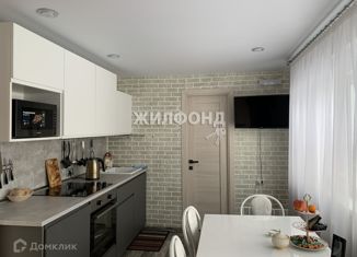 Продается 2-ком. квартира, 58.7 м2, посёлок Листвянский, улица Ленина, 12