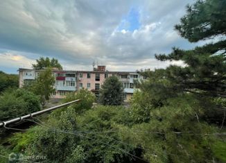 Продаю 3-комнатную квартиру, 57 м2, поселок городского типа Черноморский, улица Пушкина, 19