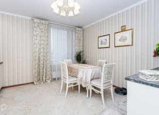 Продажа 2-комнатной квартиры, 79.3 м2, Казань, улица Сибгата Хакима, 60