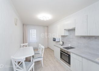 Аренда 3-ком. квартиры, 84 м2, Пермь, улица Яблочкова, 3