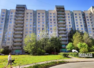Продаю 3-ком. квартиру, 80 м2, Санкт-Петербург, проспект Ударников, 27к2В, проспект Ударников