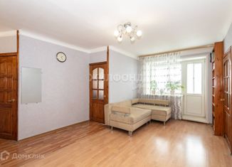 Продается 3-комнатная квартира, 41.8 м2, Новосибирск, метро Сибирская, улица Ленина, 79