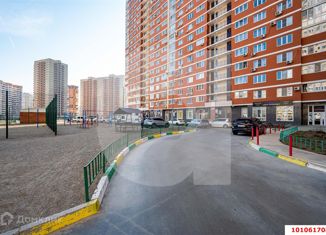 Продажа 3-ком. квартиры, 101 м2, Краснодар, улица Невкипелого, 10, ЖК Поющие Фонтаны