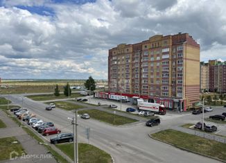 2-комнатная квартира на продажу, 69.6 м2, посёлок городского типа Медведево, улица Сергея Жилина, 4