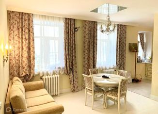 Продажа 3-комнатной квартиры, 80.2 м2, Санкт-Петербург, 8-я линия Васильевского острова, 9, 8-я линия Васильевского острова